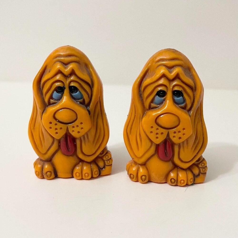 Vtg Basset Hound Blood Dogs Puppies Plastic Salt and Pepper Shakers Hong Kong